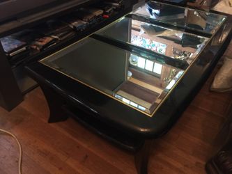 Coffee table, good condition, some scratches