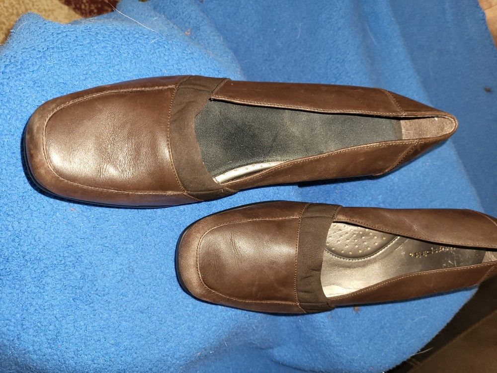 Easyspirit brown wedge heels
