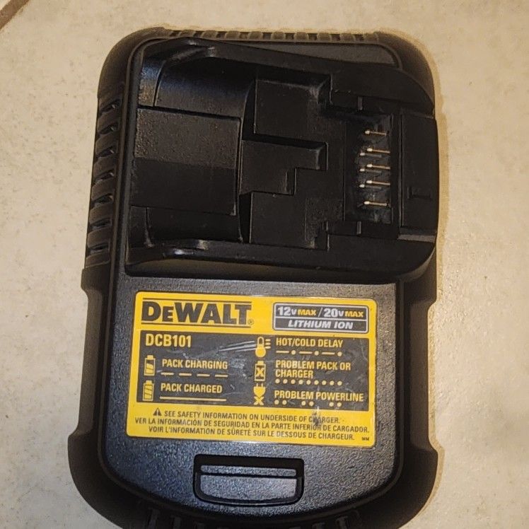 DEWALT DCB101 CHARGER! GREAT CONDITION 