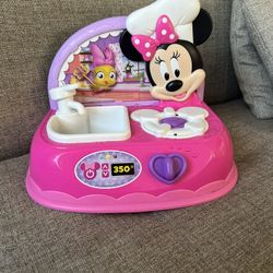 Minnie Mouse Kitchen $10