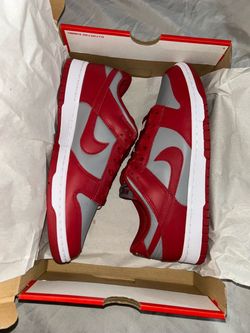 Nike dunk low Unlv size 9.5 NEW