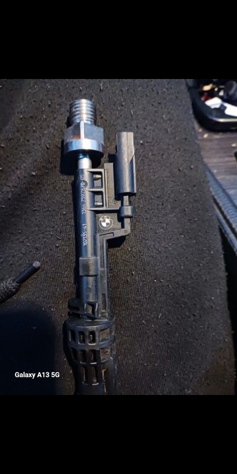 BMW fuel injector fit between 2010 to 2015 535i X driver 528i and fit 3 series to make me a offer