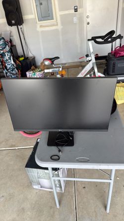 27 inch monitor 32 inch monitor