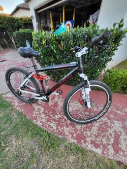 27.5 " Genesis V2100 Mountain Bike