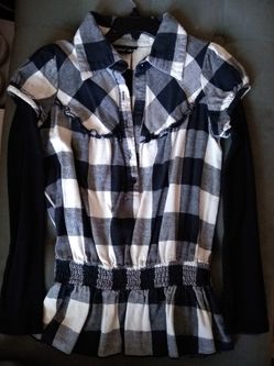 Cute plaid shirt Juniors size small