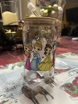Disney Princesses 17oz Glass Cup With Lid And Straw