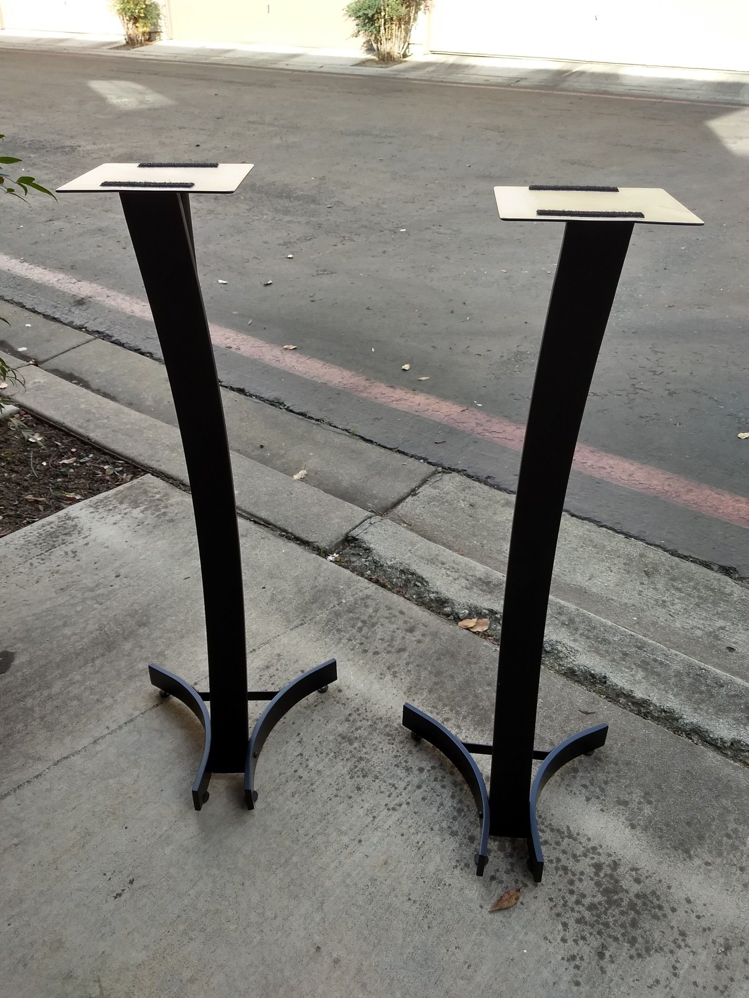 Bell'O Speaker Stands