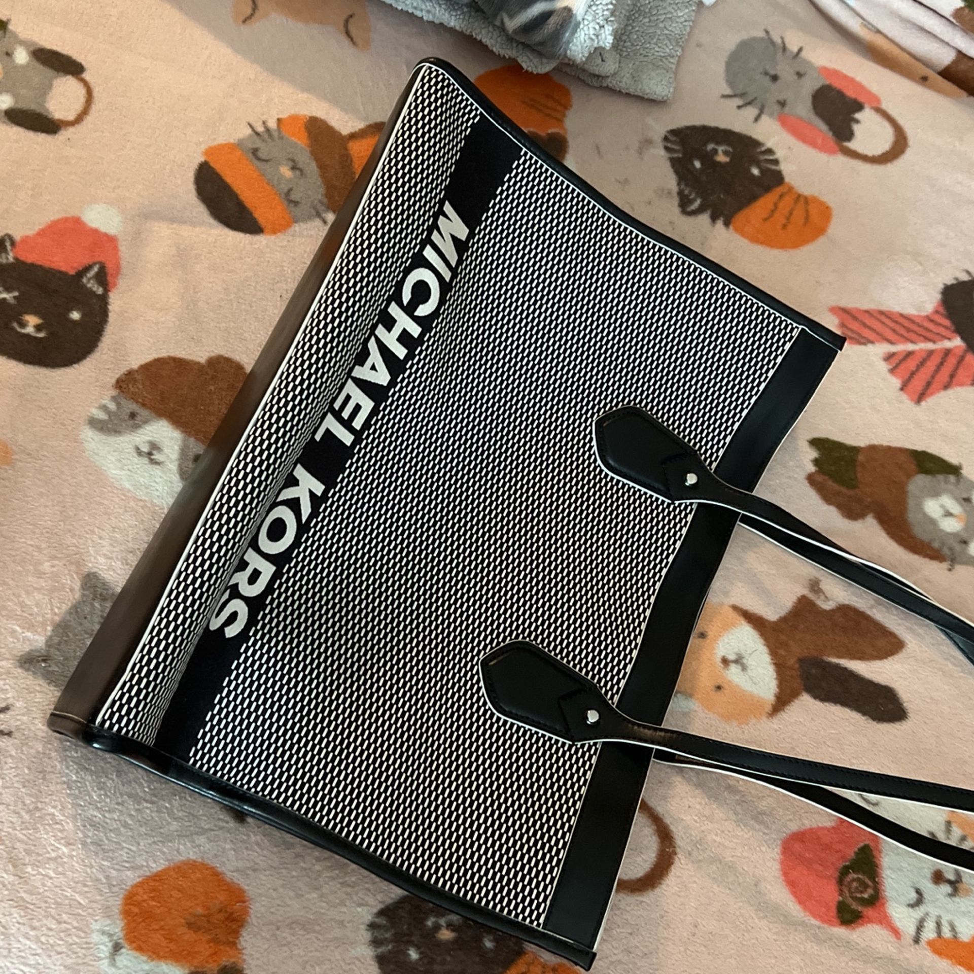 Michael Kors - Bay Large East West Tote