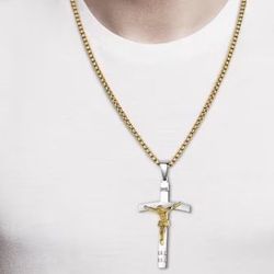 CROSSES 🌹❣️STAINLESS STEEL CROSS WITH CHAIN