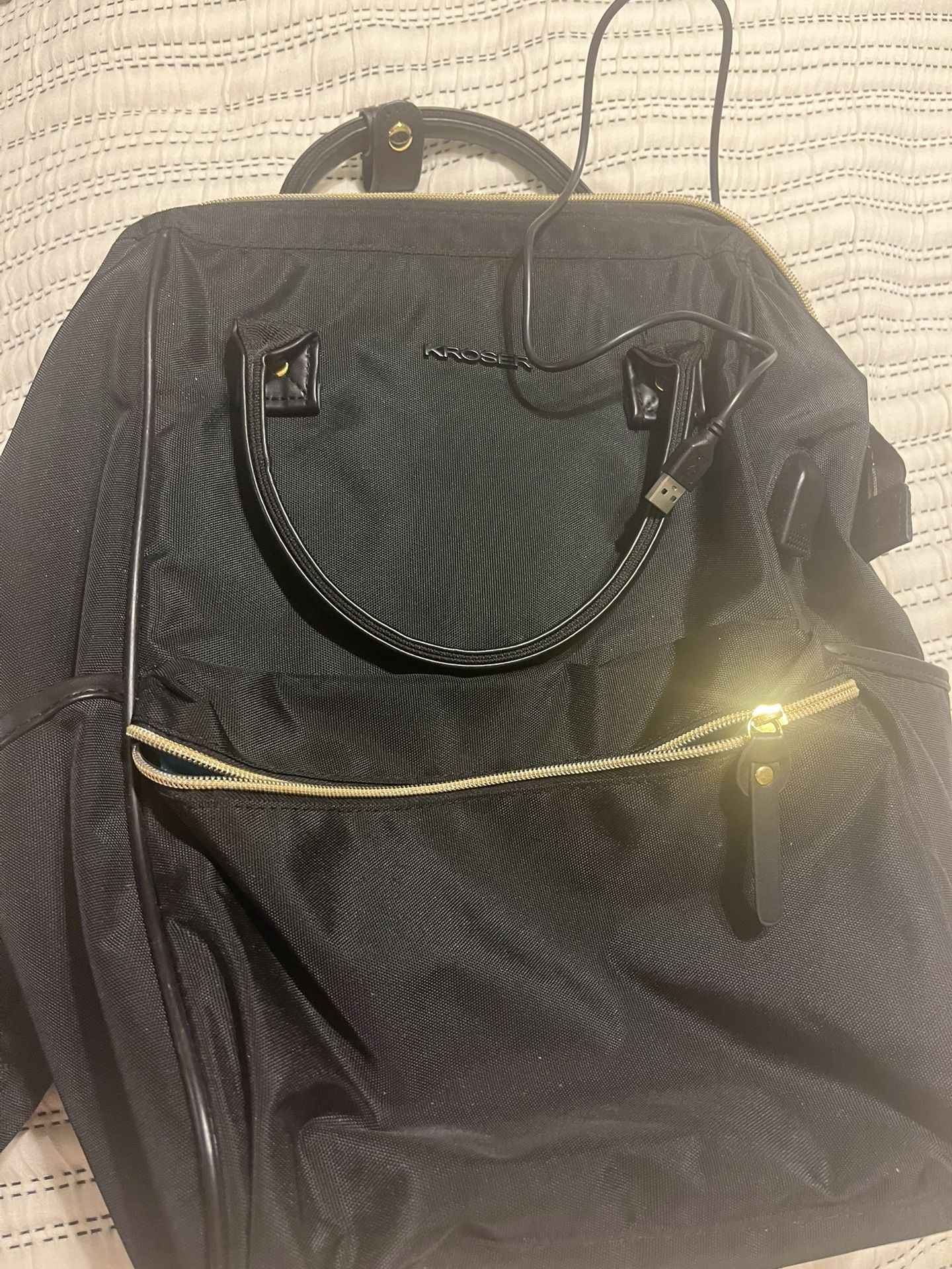 KROSER Laptop Case/backpack With USB Charger