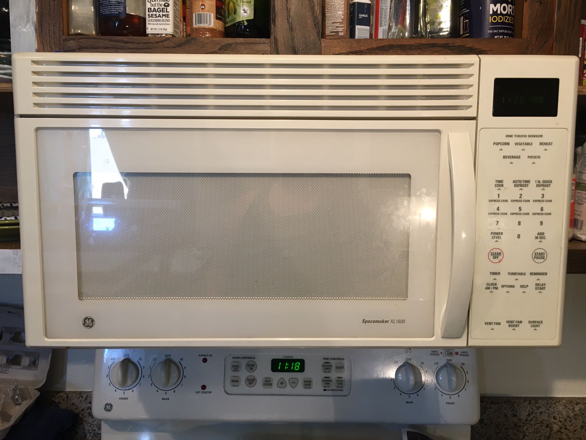 Microwave SALE PENDING FOR 6/12