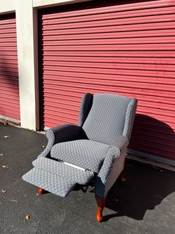 LaZ boy Gray Wingback Recliner Chair