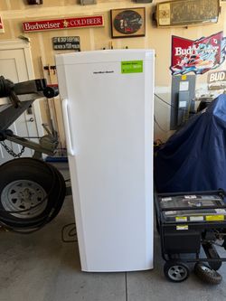 Upright 11 cu ft freezer white