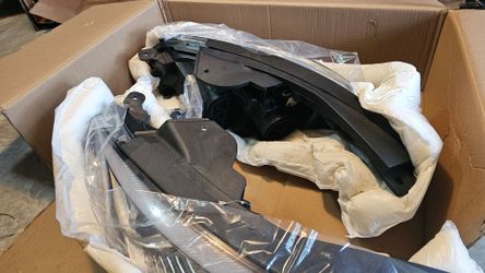 Replacement headlights - brand new - fitting 2017 Sonata or similar