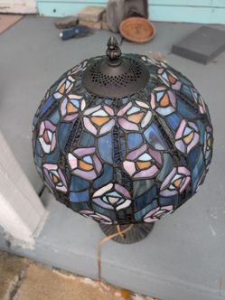 Tiffany-Style Stained Glass Table Lamp