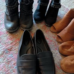 Assorted Ladies Shoes.