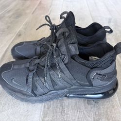 Nike Air Max 270 Bowfin Men’s Shoes (Triple Black, Size 13, like new)