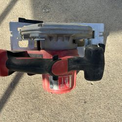 Milwaukee Circular Saw 