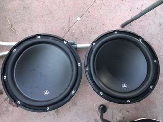 JL AUDIO 12W3v3v3-2 Perfect working condition like new. Only serious buyer 490$ cash.