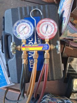 Yellow jacket test and charging manifold