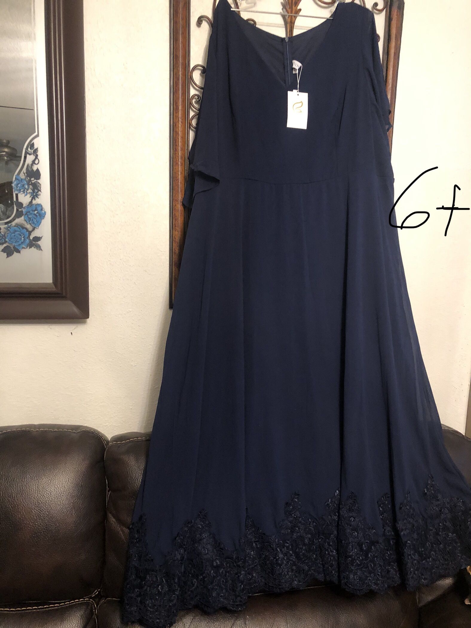 PLUS-SIZE BRIDESMAID DRESSES NEW 50 EACH PLUS-SIZE BRIDESMAID DRESSES NEW 50 EACH