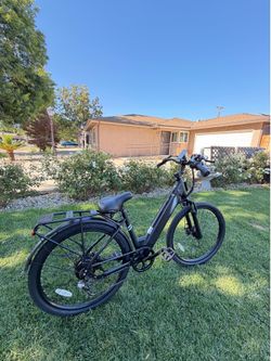 E BIKE LIKE NEW 285$$$￼ WORKS GREAT NO ISSUES HAS FULL CHARGE(FREE DELIVERY)