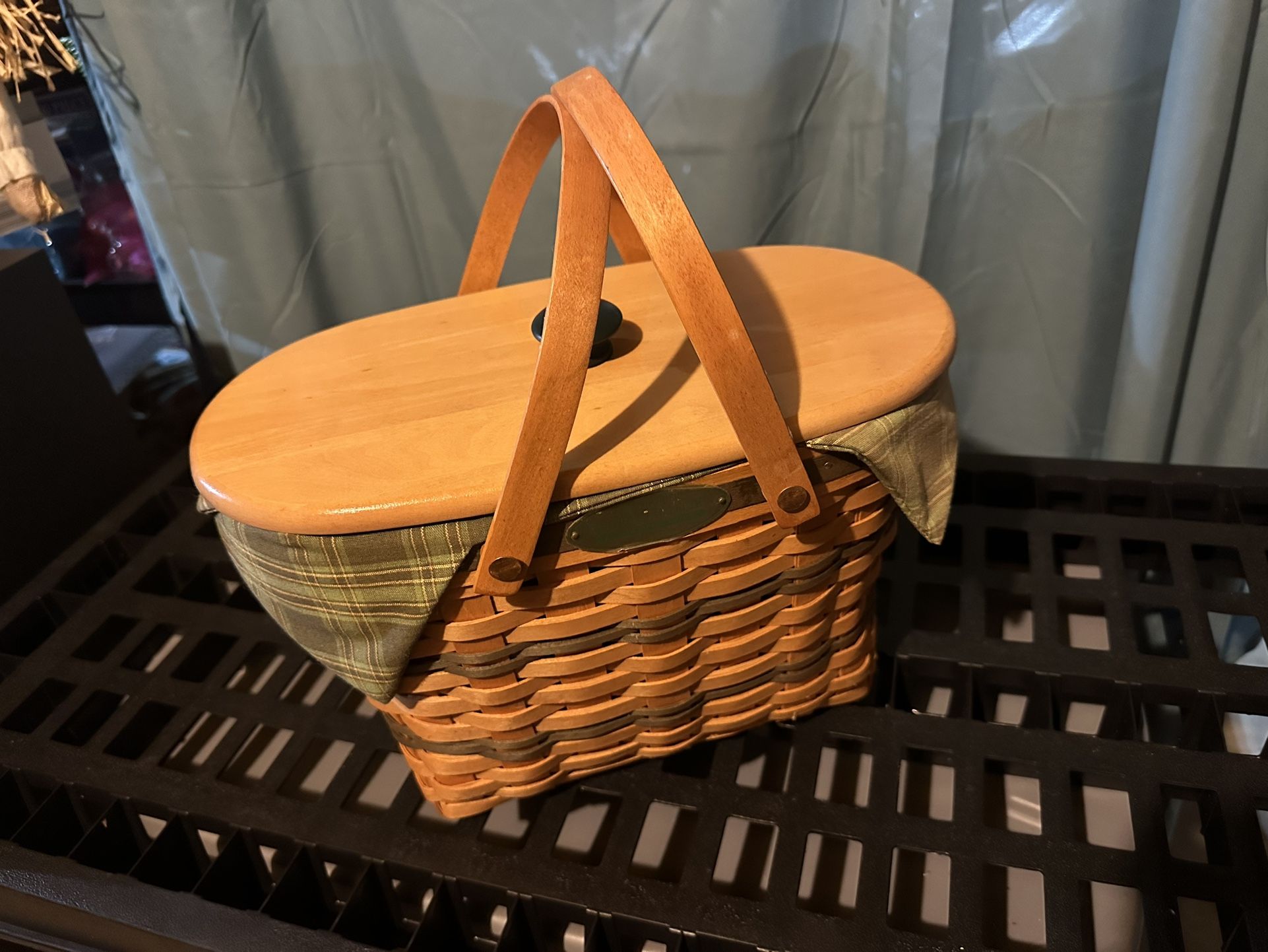 Longaberger (1997) Fellowship Basket with Liner