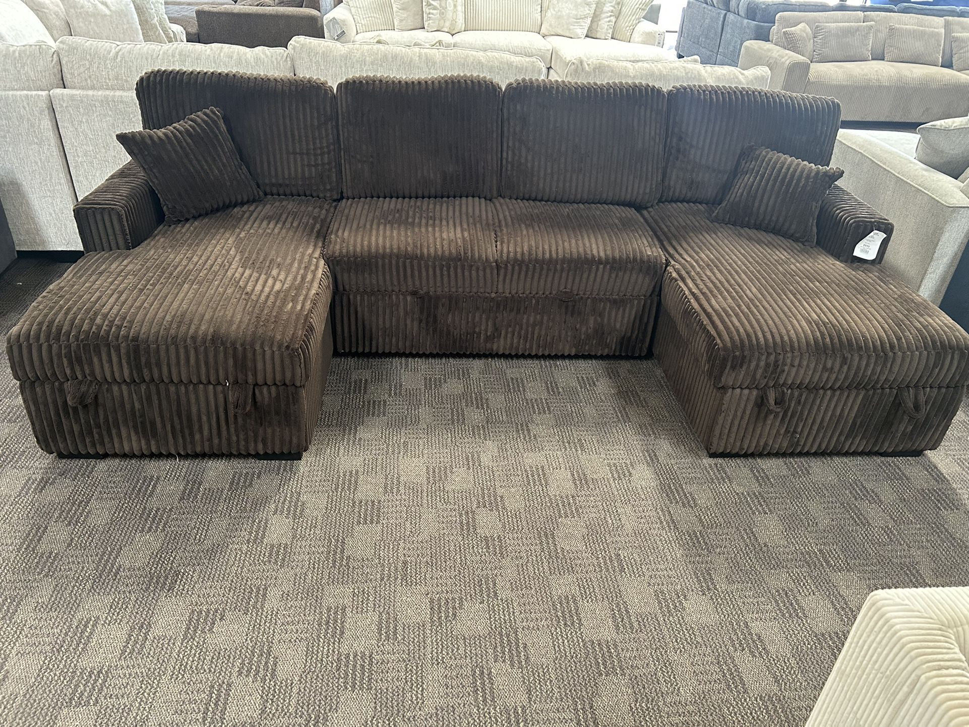 Comfy Storage Sectional With Pullout Bed 