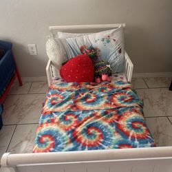 White Toddler Bed 