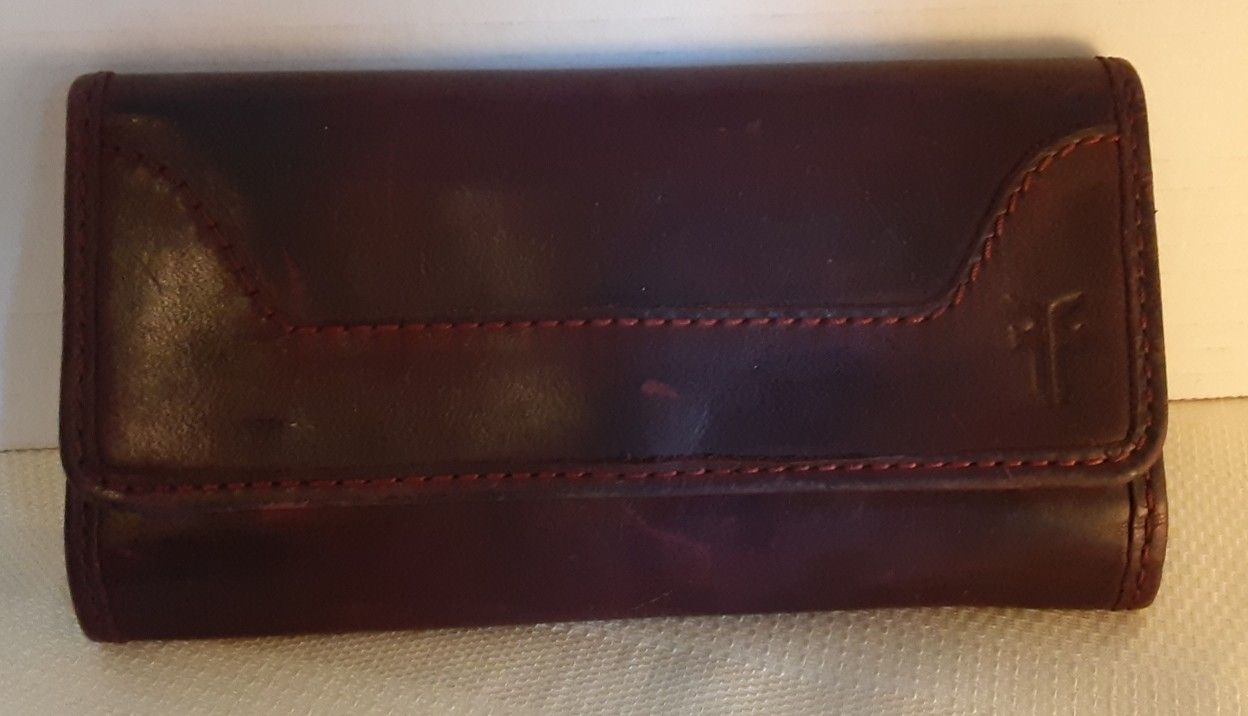 Frye Melissa Wallet Tri Fold Leather Five Slip Pockets One Zipper Pocket 14 Card Slots