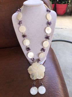 Amethyst & mother of pearl necklace brand new