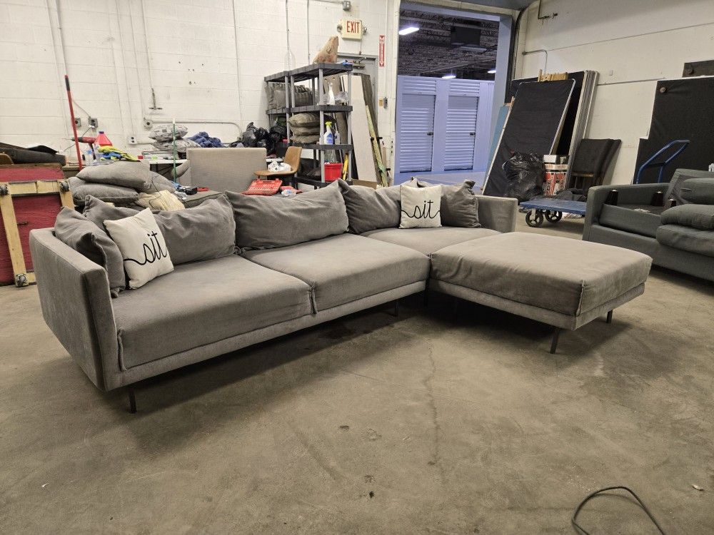 *Same Day Delivery Available!*
Grey Sofa W/ Ottoman
Sofa