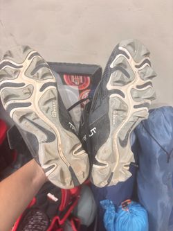 Baseball cleats