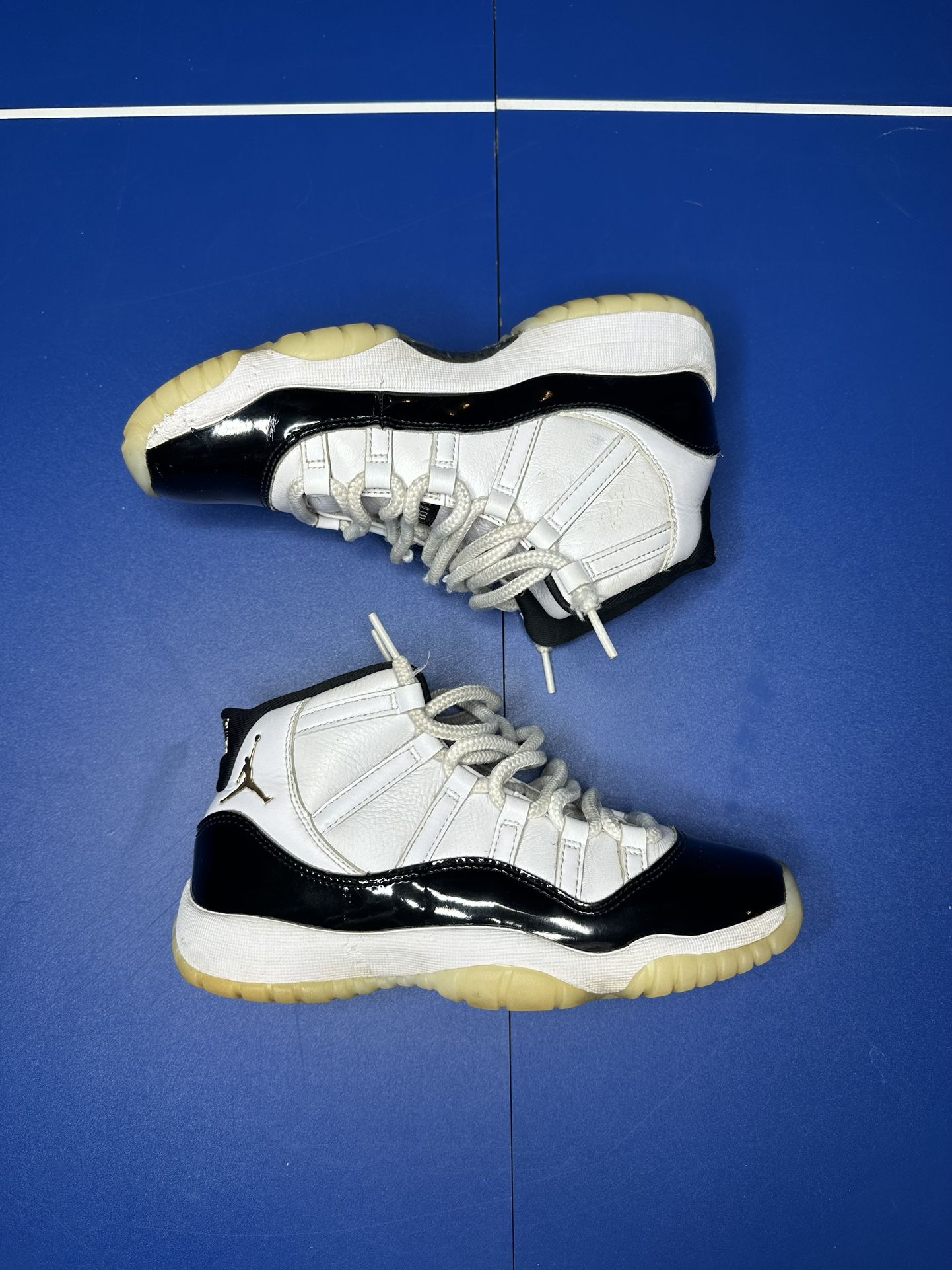 JORDAN 11 GRATITUDE Sz 5Y LIGHTLY WORN/NO BOX
