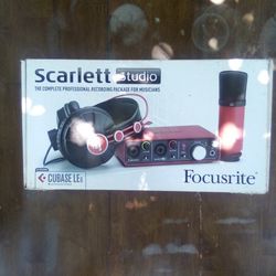 Focusrite Scarlett 2i2 (1st Gen) USB Recording Audio Interface
