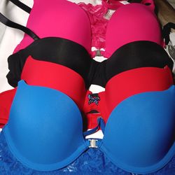 Push-up bras,Gilly Hicks 34A