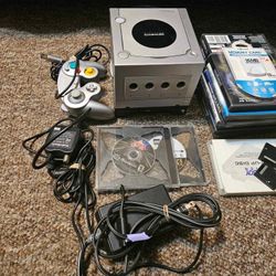 Nintendo GameCube bundle with Game Boy Player 