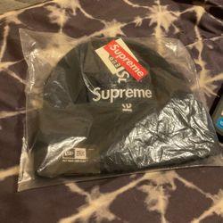 Supreme cross beanie