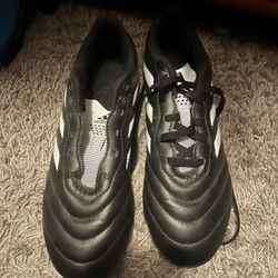 selling shoes  for $40