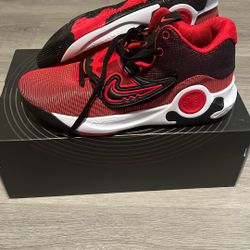 Nike KD Trey 5 X NEVER WORN