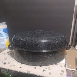 Large Black Enamel Roaster Great For Thanksgiving