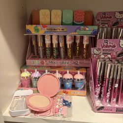 Everything must go for a dollar each