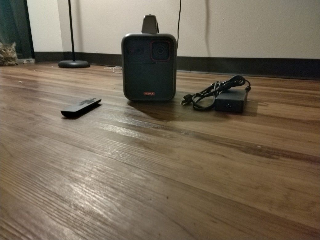 Nebula R3 Projector