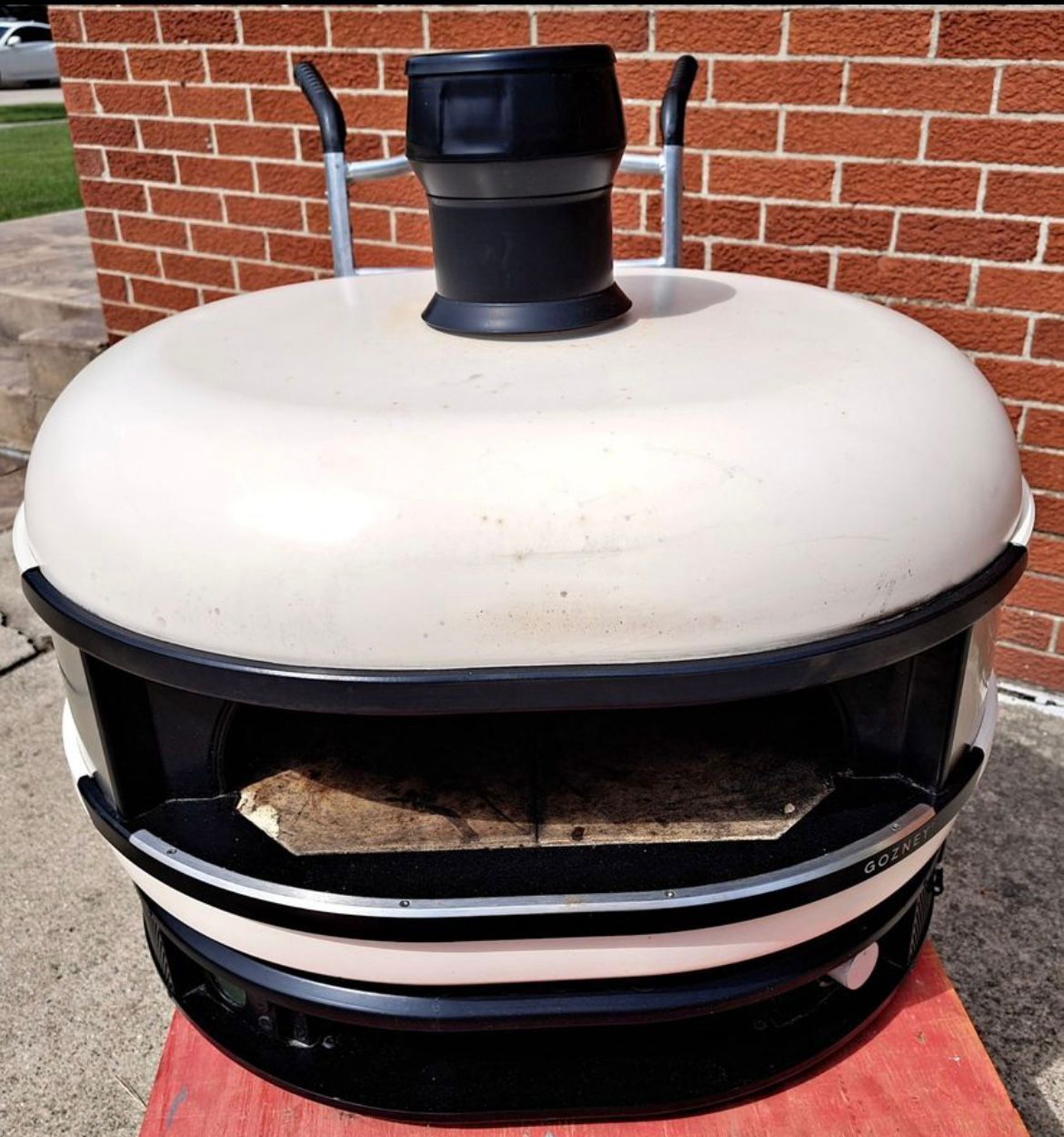 Gozney Done. Bone . Duel Fuel (Natural Gas/Wood)