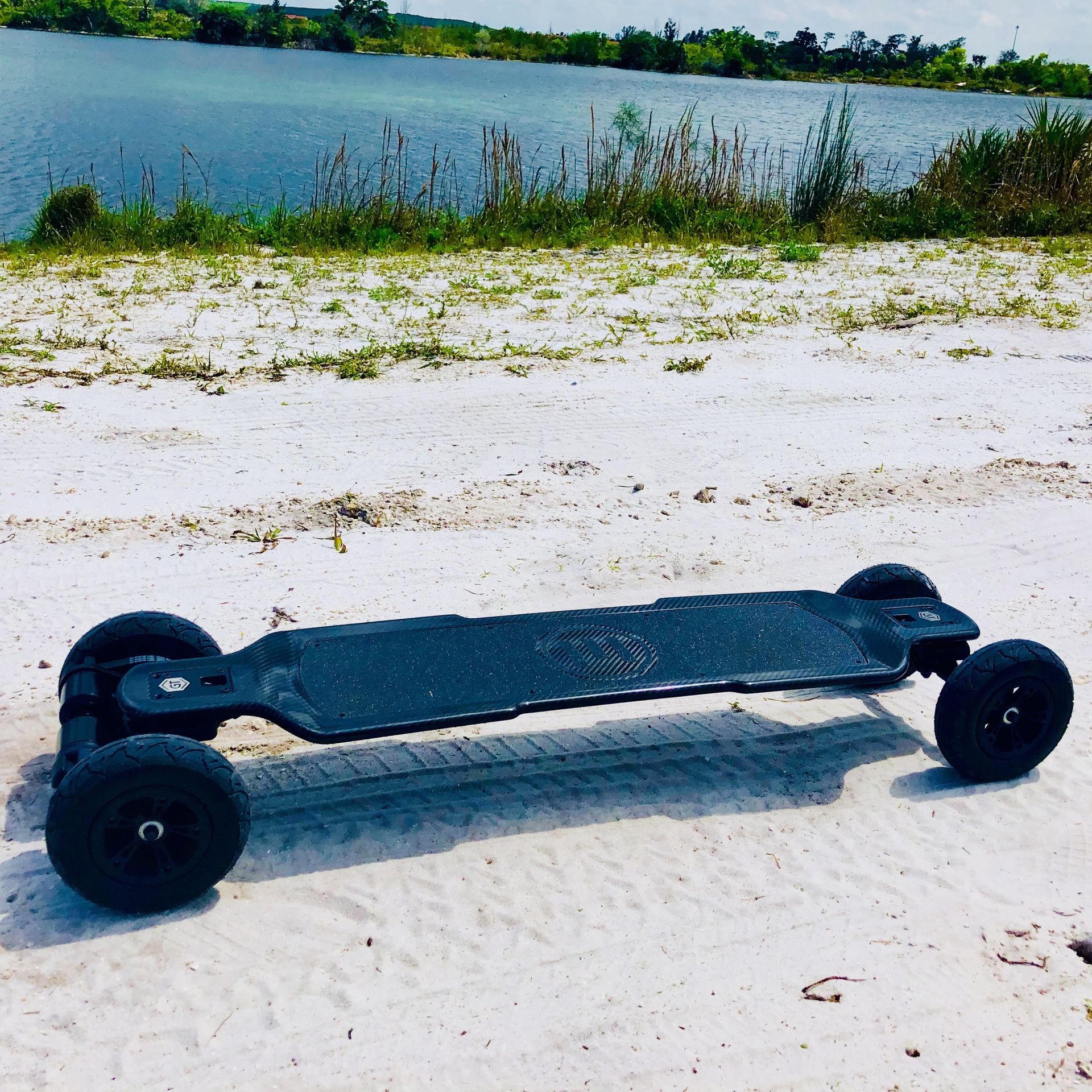 Evolve carbon Gt electric skateboard