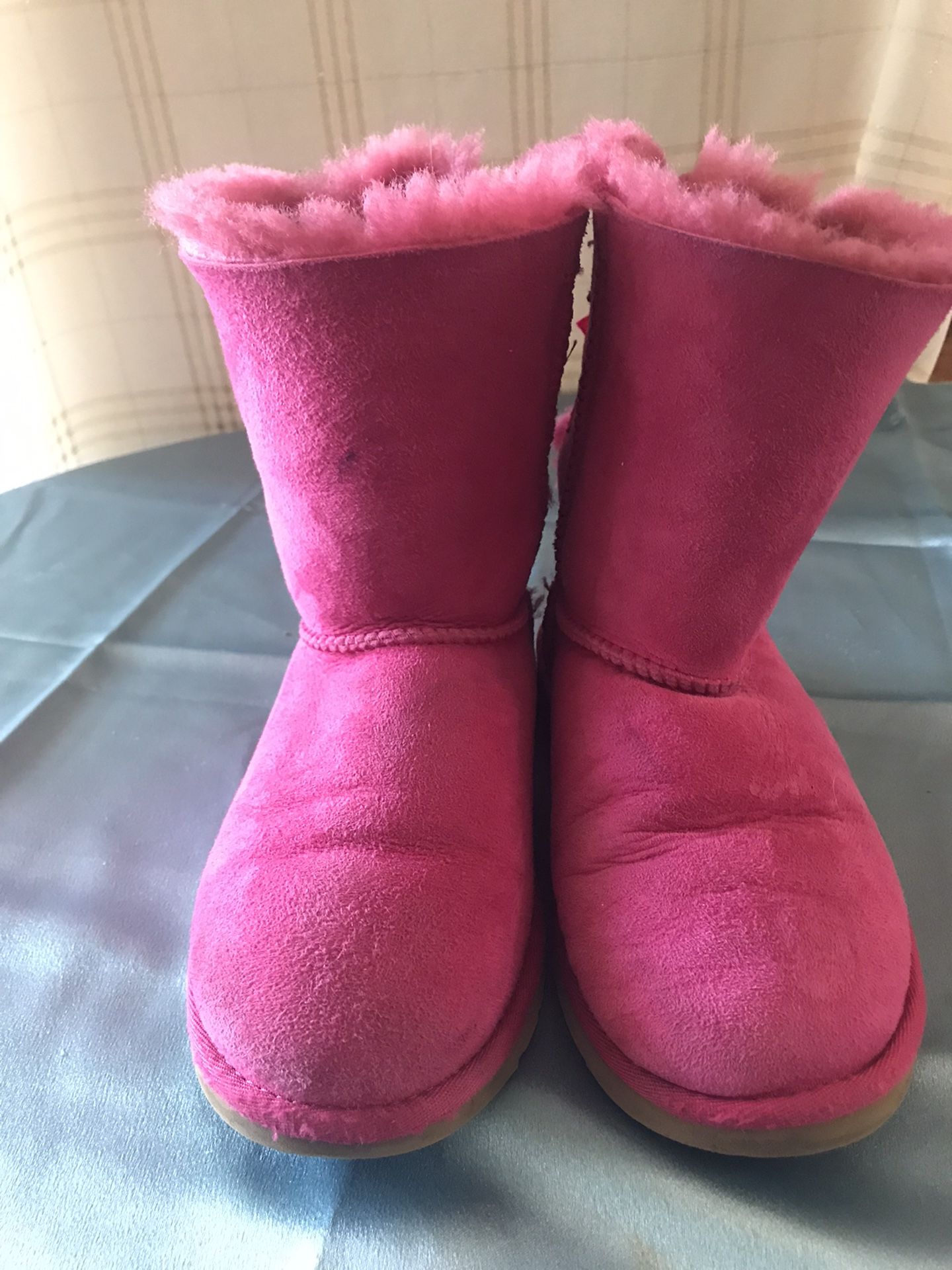 UGG GIRLS BOOTS SIZE3