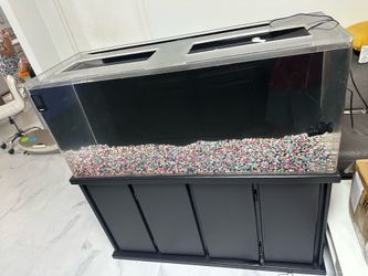 Aquarium acrylic 75 gallon have filter inside