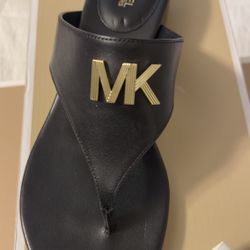 Michael Kors DEANNA Leather Logo Thong Sandal