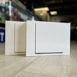 MacBook Air M2 Chip (Newest Model)