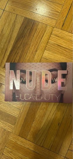 Huda Beauty New Nude Eyeshadow Palette